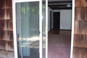 Centerport 1 Bedroom Apartment - Sliding Doors - RENTED