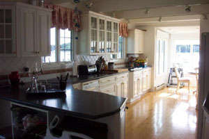 Harbor Villa's New Exclusive - Kitchen & Breakfast Room