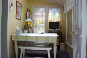 Kings Park Cottage - Eat-in Kitchen