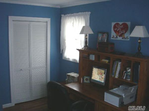 Shirley - Fully Updated Colonial - Bedroom