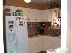 Shirley - Fully Updated Colonial - Kitchen